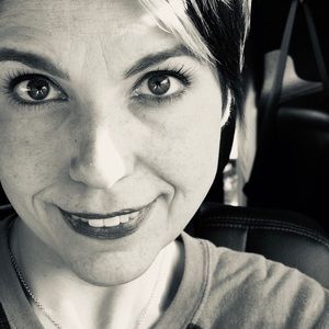 Meet your Posher, Elizabeth